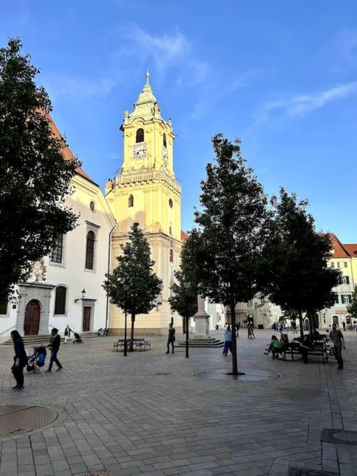 Luxurious And Royal Apartment In The Old Town Bratislava Exteriör bild