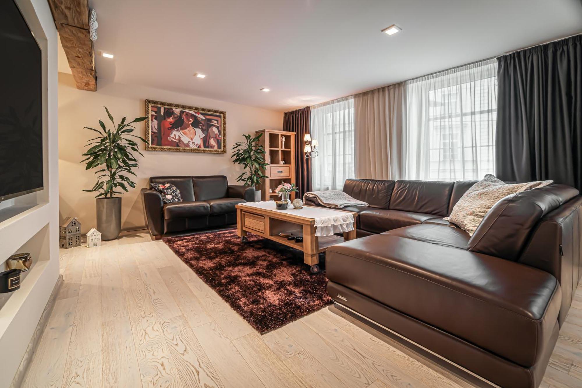 Luxurious And Royal Apartment In The Old Town Bratislava Exteriör bild