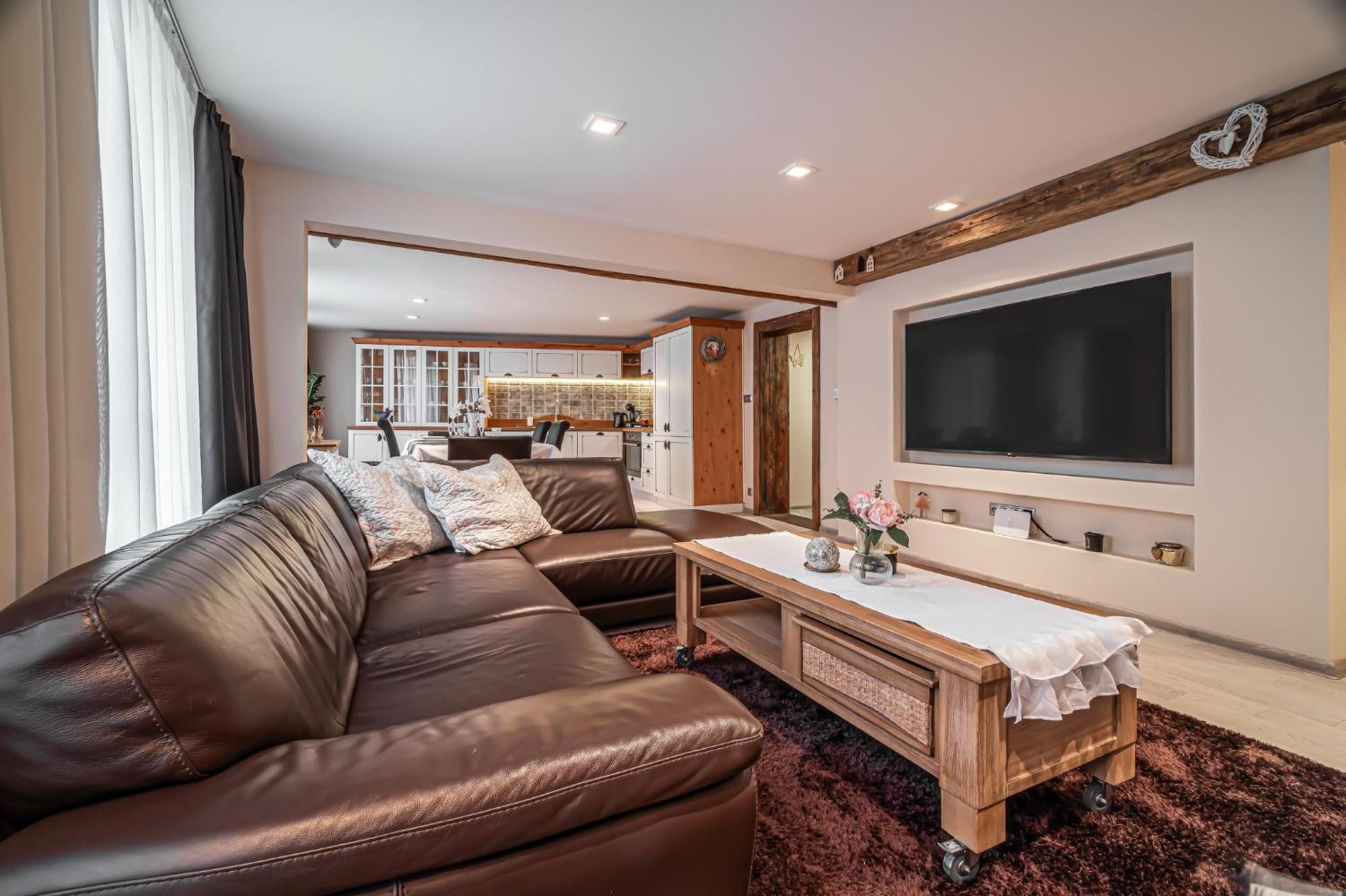 Luxurious And Royal Apartment In The Old Town Bratislava Exteriör bild
