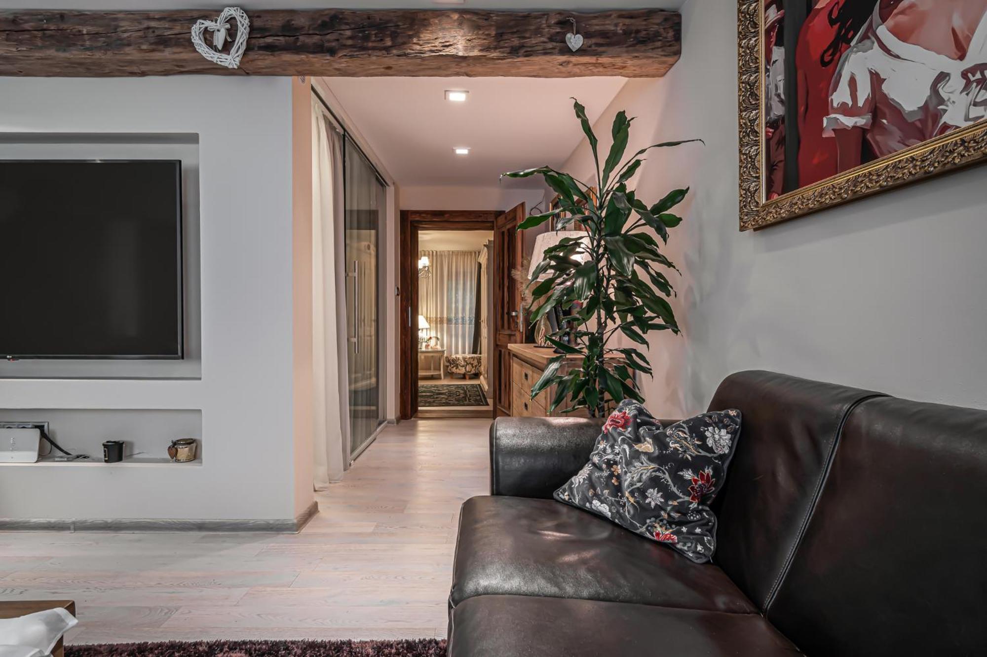 Luxurious And Royal Apartment In The Old Town Bratislava Exteriör bild